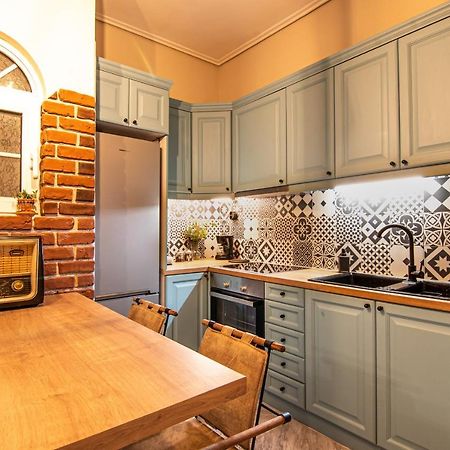 Vintage Apartment In Athens-Zografou Bagian luar foto