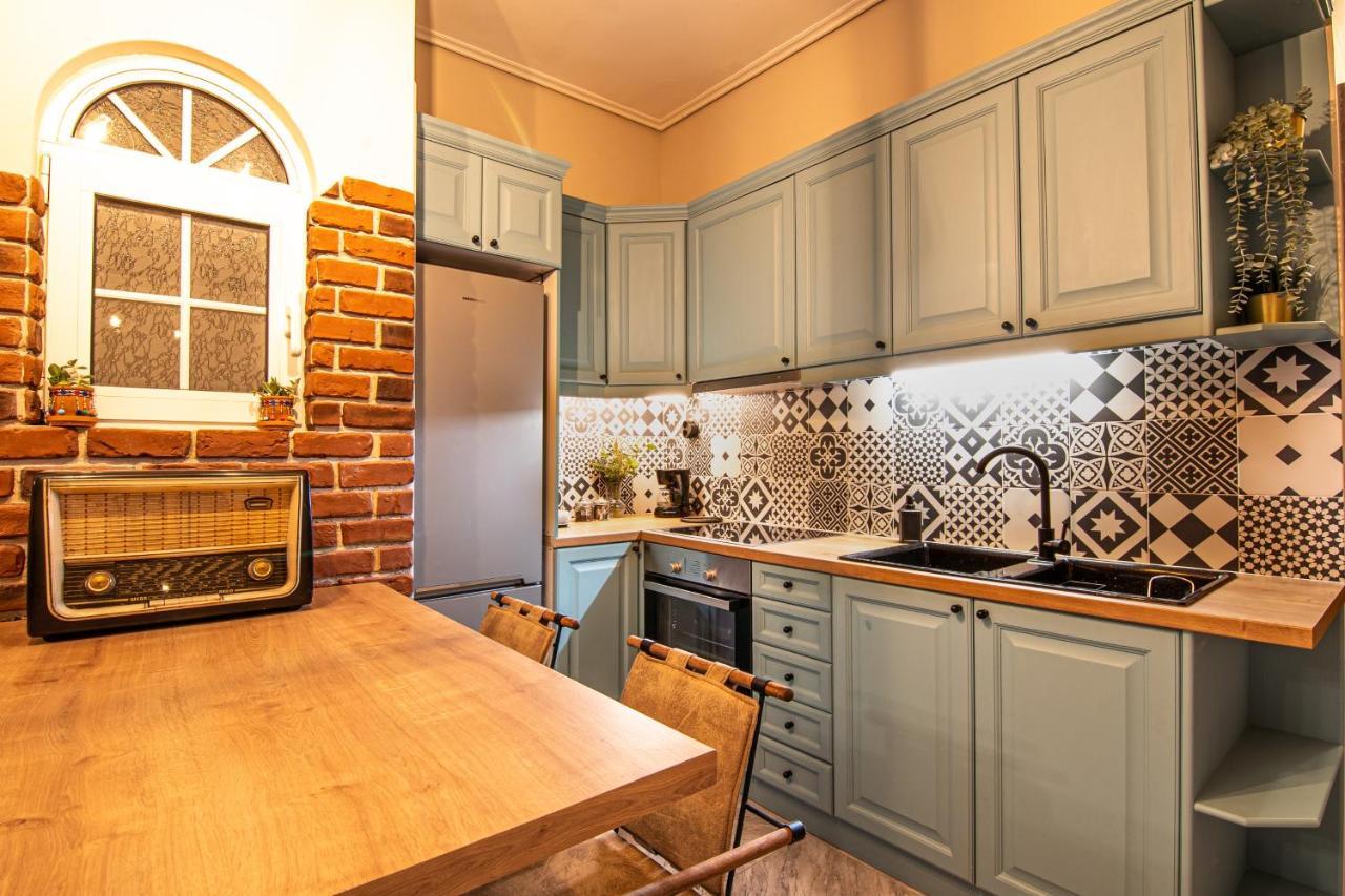 Vintage Apartment In Athens-Zografou Bagian luar foto